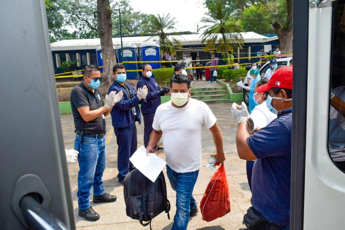 397 personas más salieron de centros de contención en El Salvador 397-personas-mas-salieron-de-centros-de-contencion-en-el-salvador